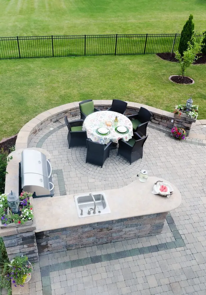 outdoor kitchens and bbq